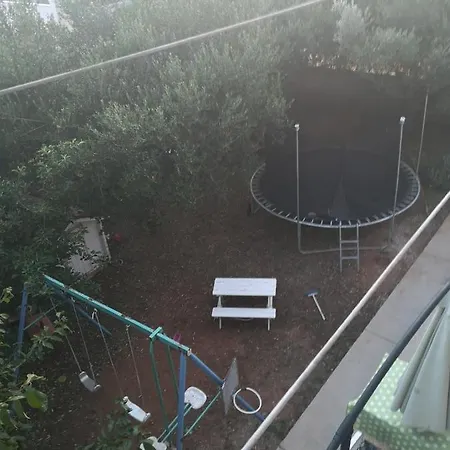 Josica Apartman Zára